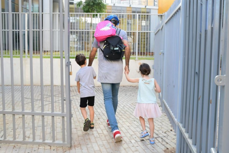 חוזרים לגנים (למצולמים אין קשר לכתבה)