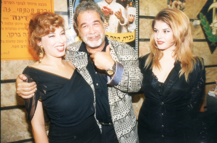 שנת 1992 יהודה ברקן בהקרנת הבכורה של הסרט גברת תפתחי זה אני 