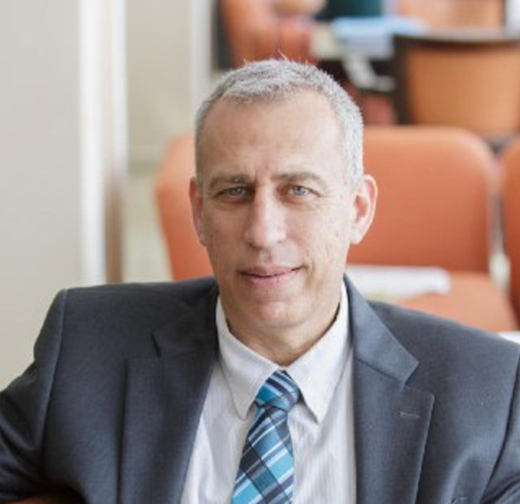 פרופ' נחמן אש