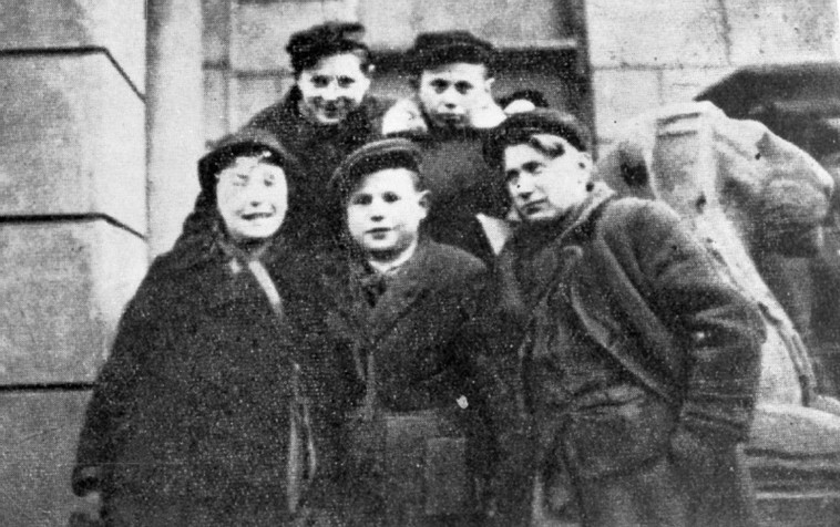 מוכרי הסיגריות מהכיכר בוורשה