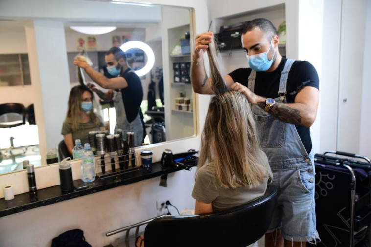 עוזי בטיש פתח מחדש את המספרה