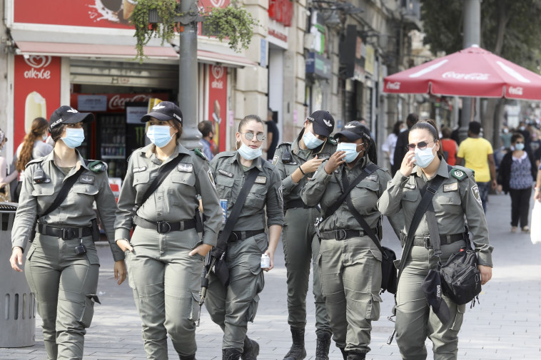 חיילות מג''ב עם מסכה בזמן קורונה בירושלים (למצולמים אין קשר לכתבה) (צילום: מארק ישראל סלם)