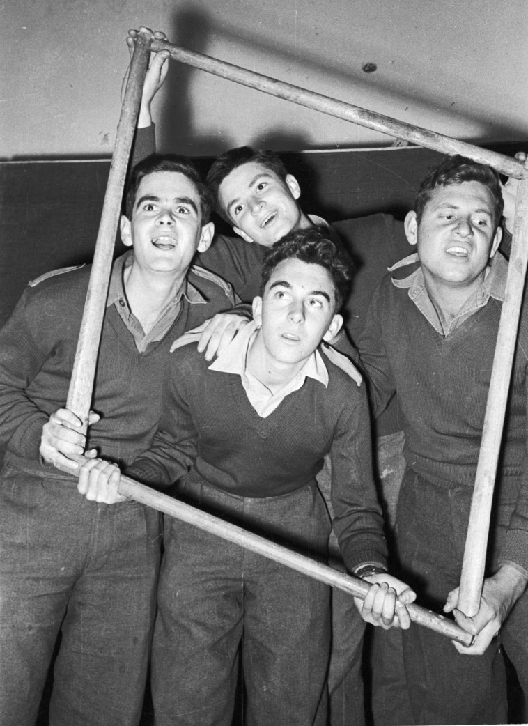 אריק איינשטיין ז''ל בלהקת הנח''ל