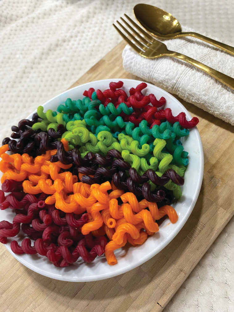 פסטה צבעונית