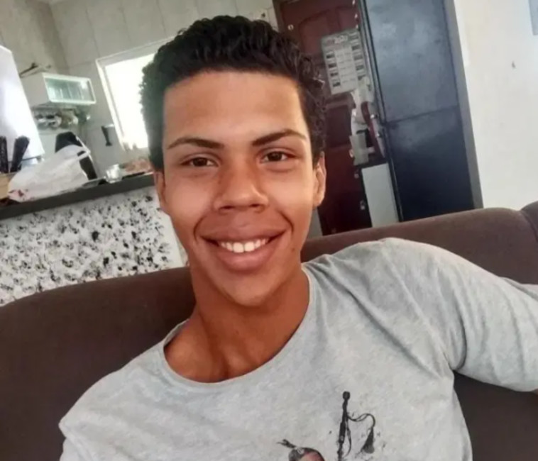 פליפה אדם בלי איפור