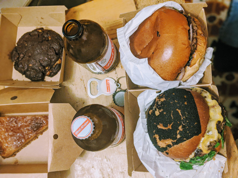 GDB המבורגר - הציפס מחכה בצד