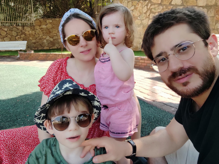 דן טייב ומשפחתו