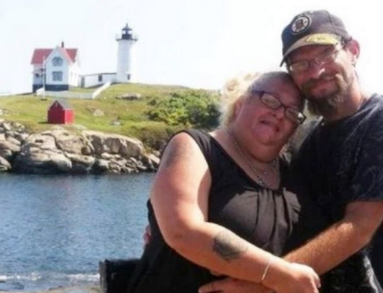 הזוג הנשוי, טוני ולורי לבואה