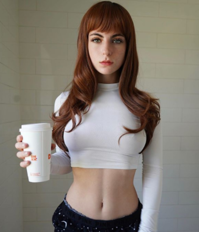 הדוגמנית לונה בנה