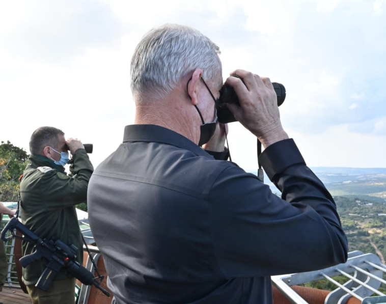 בני גנץ, אביב כוכבי