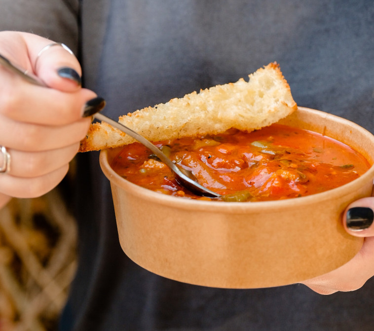 מרקים בקפה סיפור