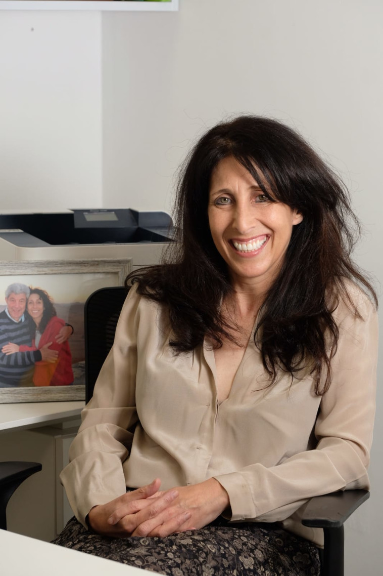 ד''ר דברה ווסט