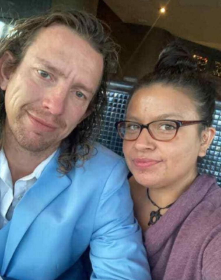 הזוג דיאן וטים שחיים אורח חיים פוליאמורי 