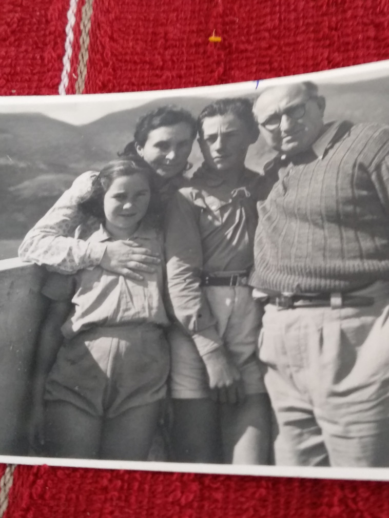 הלל לבני ובני משפחתו