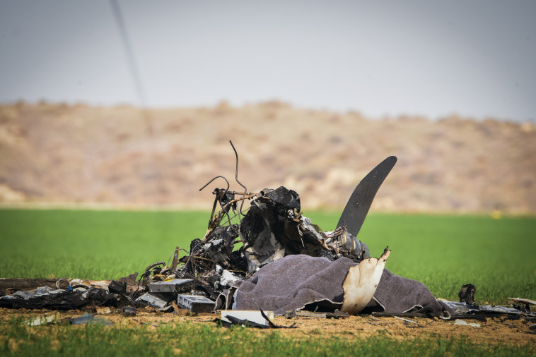 Plane crash scene in the south (Photo: Dudu Greenspan, Flash 90)