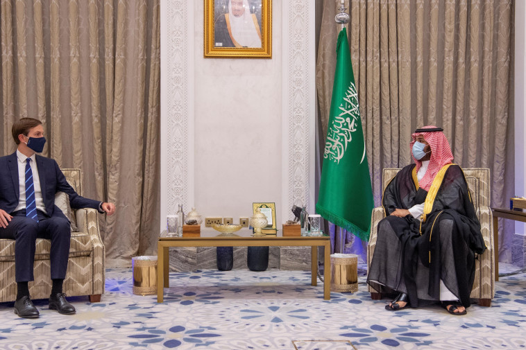 ג'ארד קושנר ומוחמד בן סלמן (צילום: רויטרס)