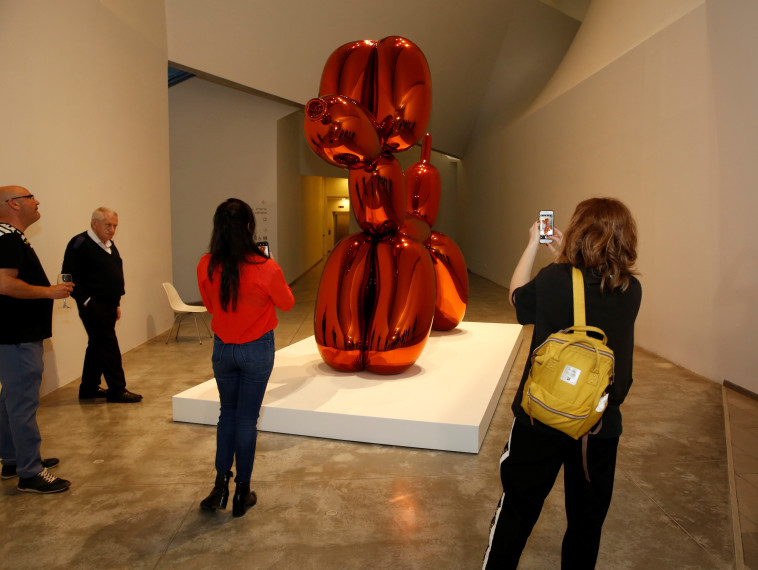 ג'ף קונס במוזיאון תל אביב