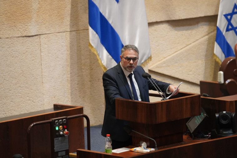 אמטנאס שחאדה