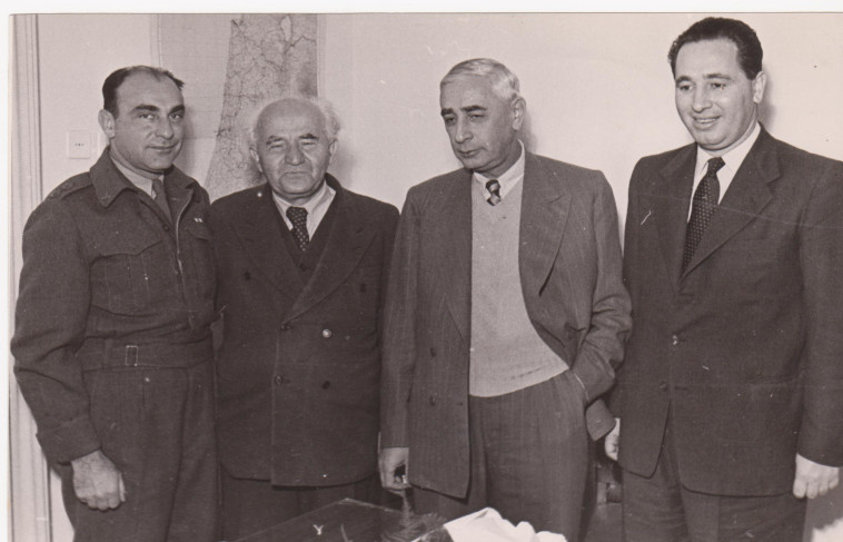 משמאל: נחמיה ארגוב, בן גוריון, פנחס לבון ושמעון פרס