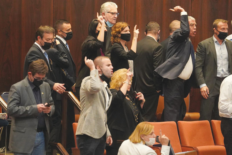 הדיון על הצוללות