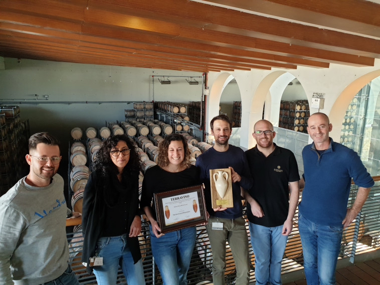 עידו לוינסון  היינן הראשי של ברקן וסגל לצד יינני היקב