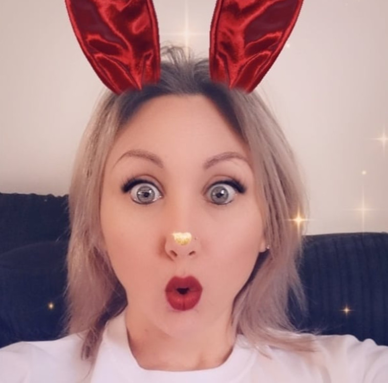 שרלוט רוז, האם שעובדת בתור נערת ליווי