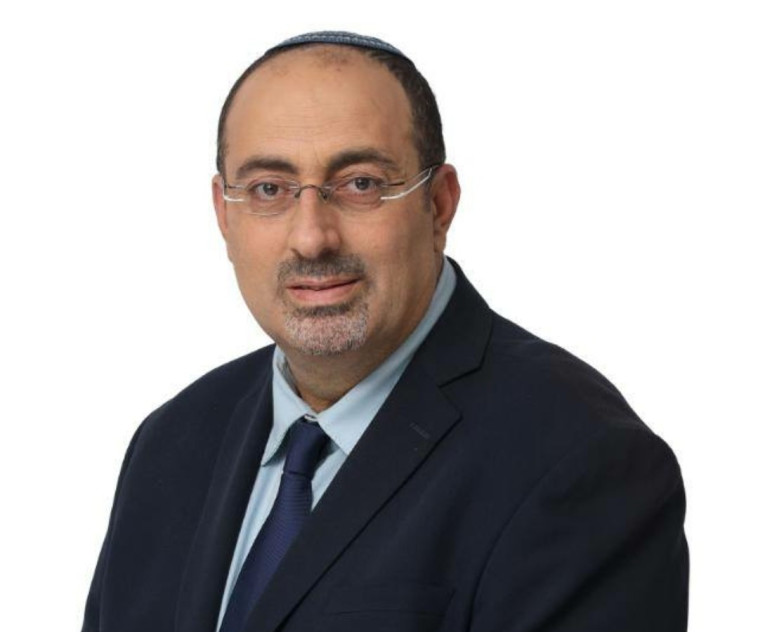 ניסים ואטורי