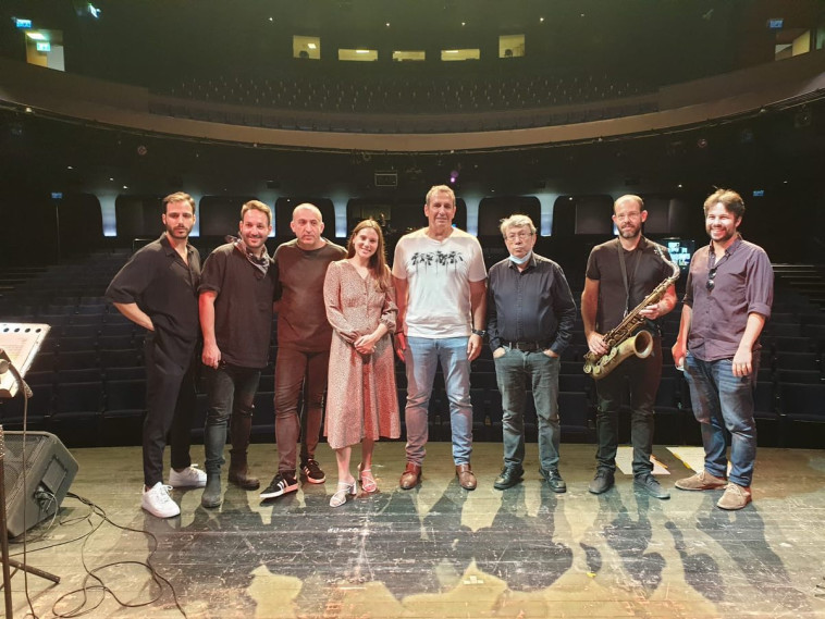 מופע של הבימה לעובדי אנבידיה