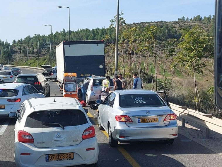זירת התאונה בכביש 1