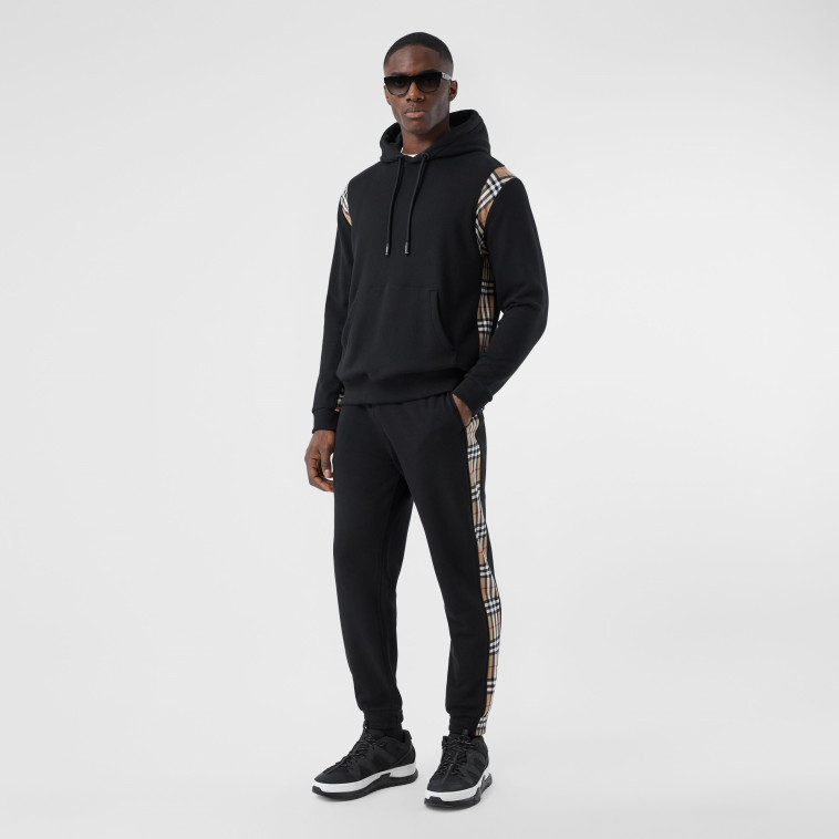 BURBERRY ל- FACTORY54