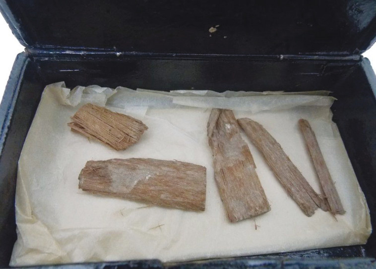 החפץ המצרי שנאבד, אותר בתוך קופסת סיגרים (צילום: אוניברסיטת אברדין)