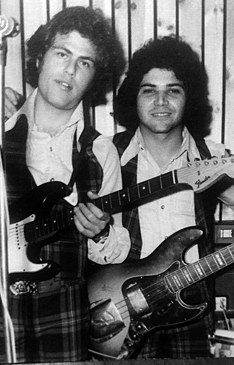 פוליקר בצעירותו בלהקת הנמרים