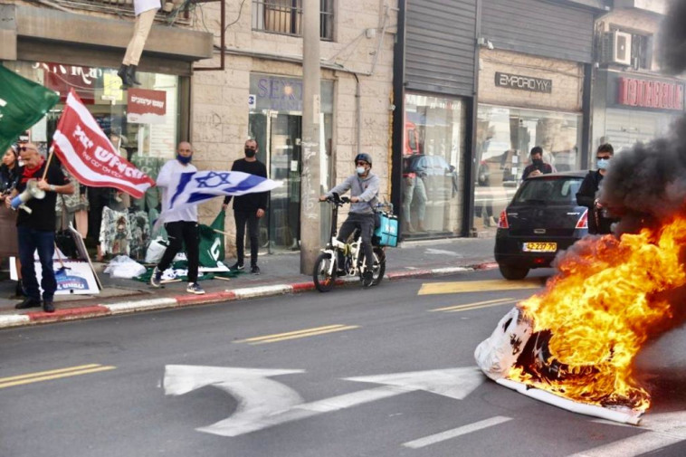 הפגנת העצמאים בדרך יפו בתל אביב (צילום: אבשלום ששוני)
