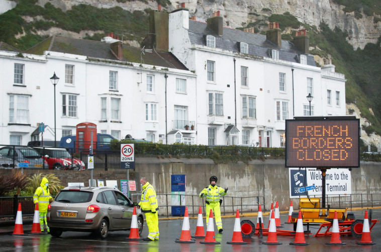 הגבול בין צרפת לבריטניה נסגר עקב המוטציה החדשה (צילום: REUTERS/Matthew Childs)