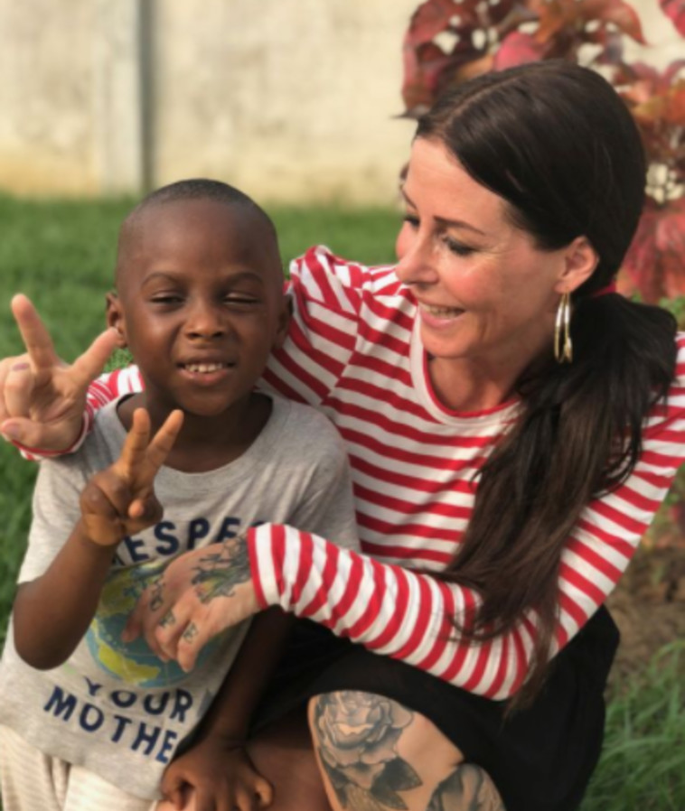 הופ ואמו המאמצת אנג'ה לובן 