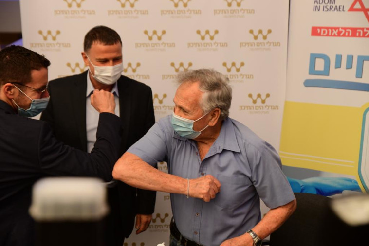 חיסון לקורונה בדיור מוגן