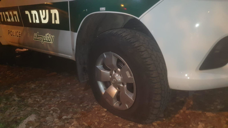 ניידת משטרה שניזוקה בהפרות הסדר בירושלים