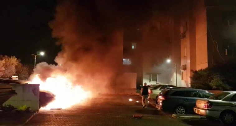 הצתת כלי רכב פרטיים בלוד