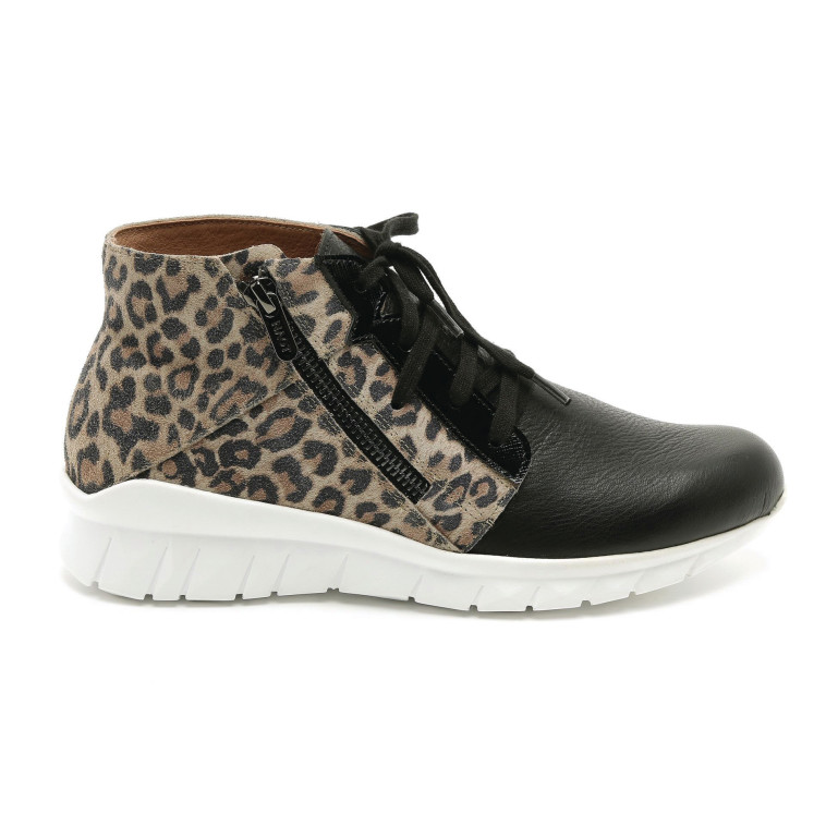 סניקרס טבע נאות