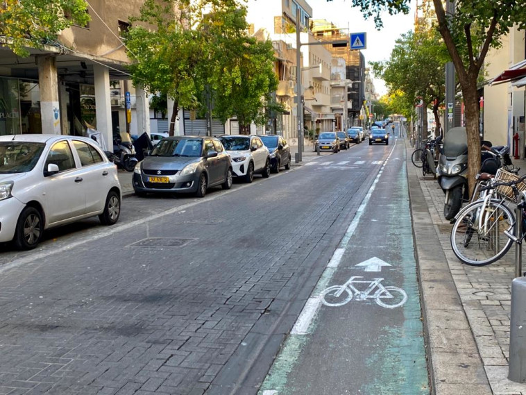 חנויות סגורות בעקבות הסגר ברחוב שנקין בתל אביב