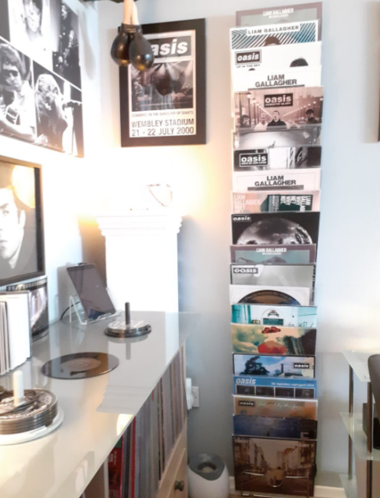 חדר בביתו של המעריץ