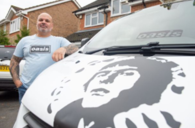 הרכב של מעריץ להקת ''אואזיס''