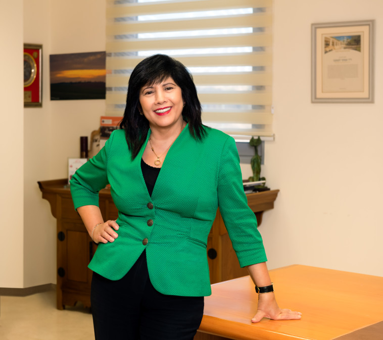 ד''ר אסתר לוצאטו