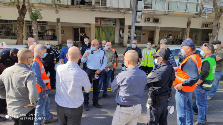 הערכת המצב בעקבות דליפת החומר בתל אביב, ברחוב אבן גבירול