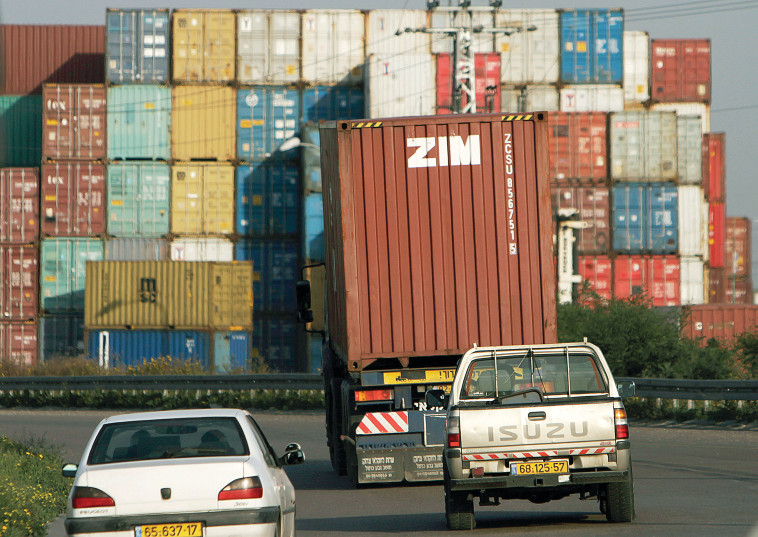 Merchandise containers (Photo: Reuters)