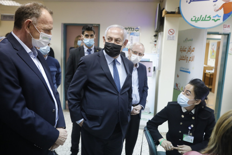 בנימין נתניהו מבקר בטירה