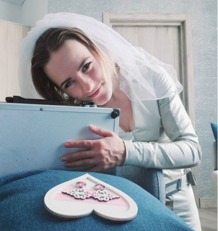 החתונה הוירטואלית של גורדון והמזוודה