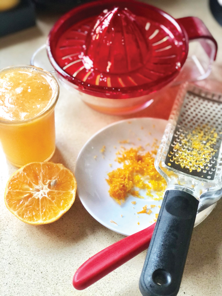 הכנות לעוגה בחושה