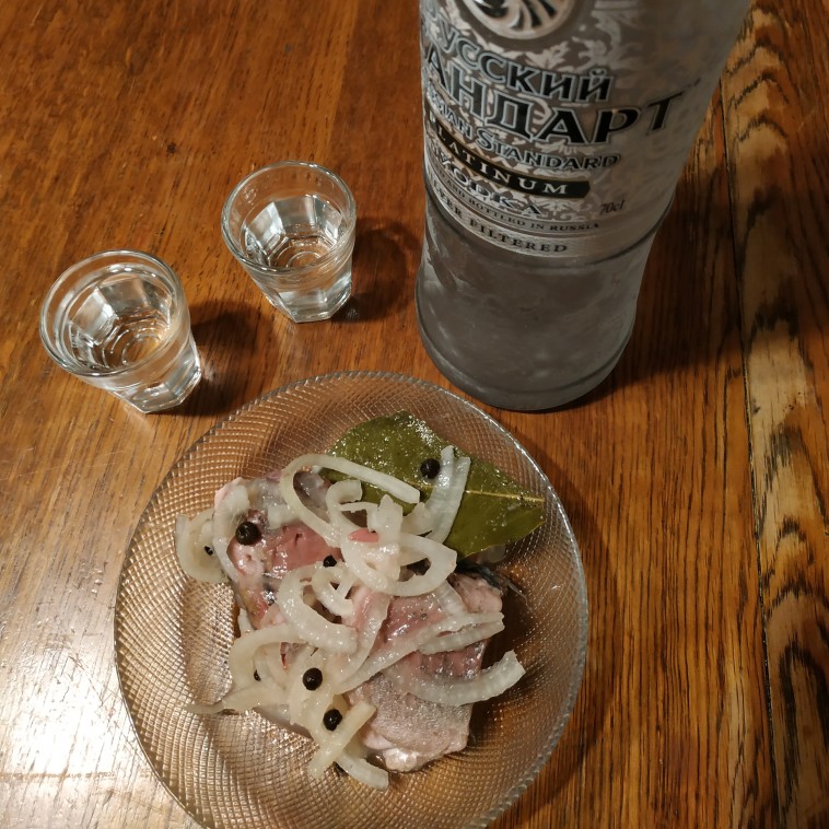 דג כבוש - וודקה רוסקי סטנדרט 