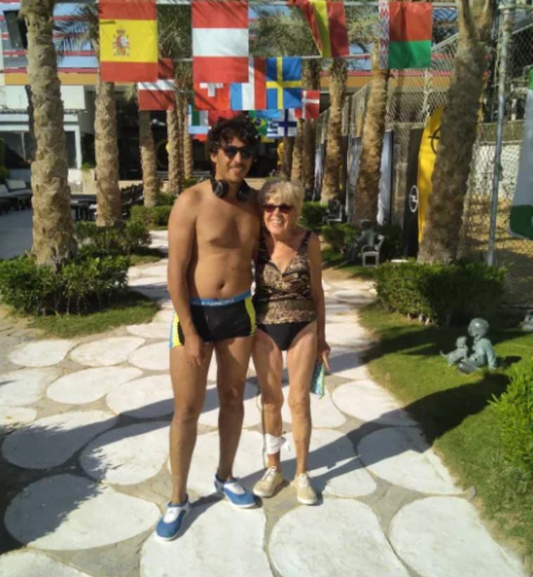 הזוג מבלים במצרים